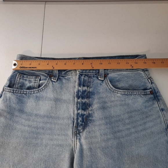 Old Navy Light Wash Extra High Rise Balloon Leg Ankle Jeans size 10 - Picture 8 of 14